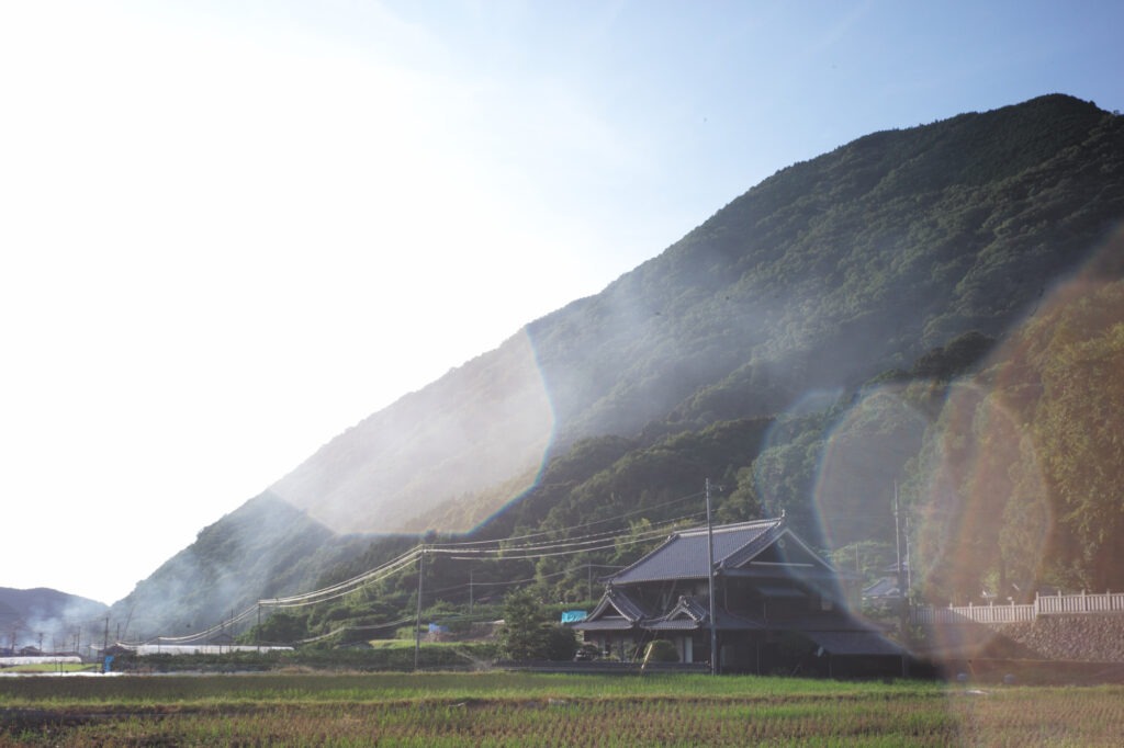 秋の空気を感じる佐礼谷の風景