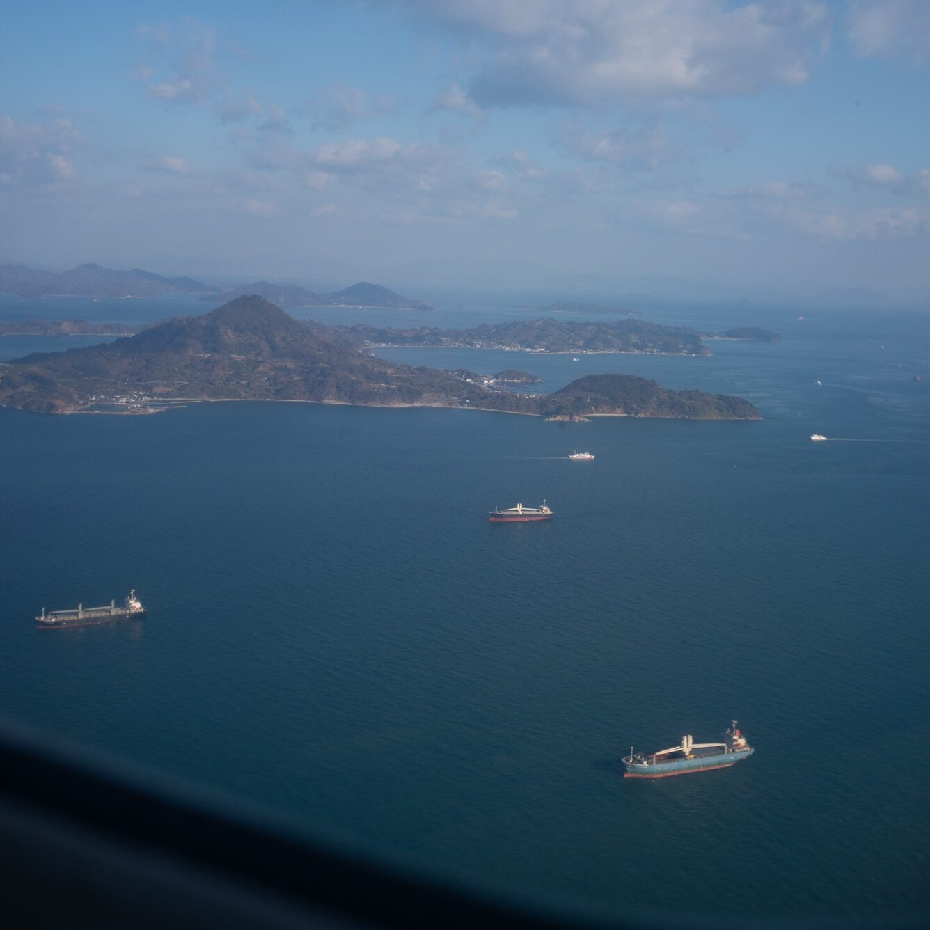 飛行機から眺める瀬戸内海の島々